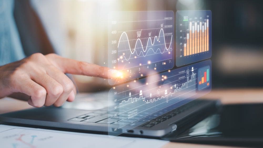 Marketer reviewing a declining SEO traffic and rankings graph