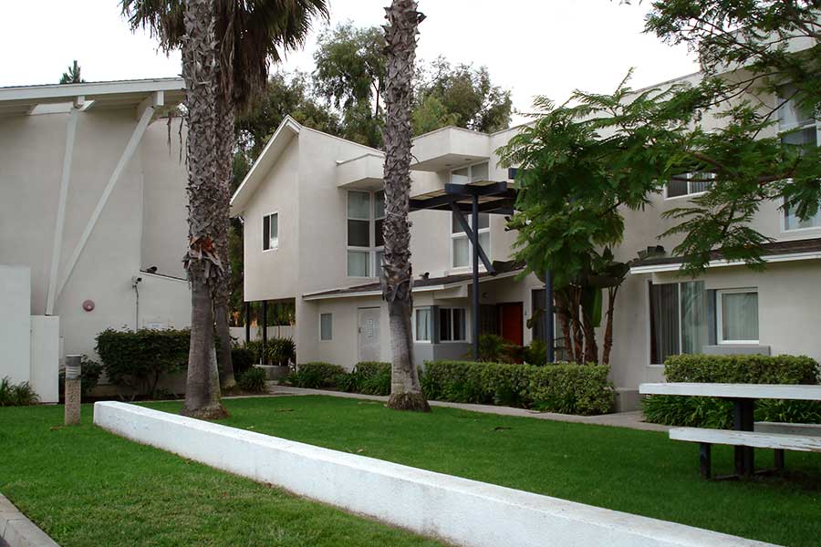 Esperanza Gardens building and community