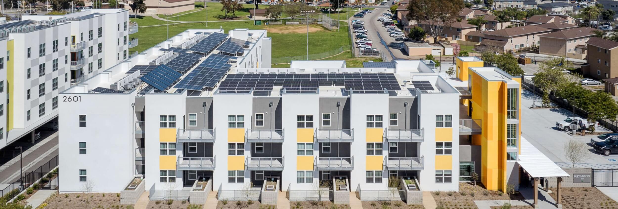 Ulric II / Puesta del Sol building and community