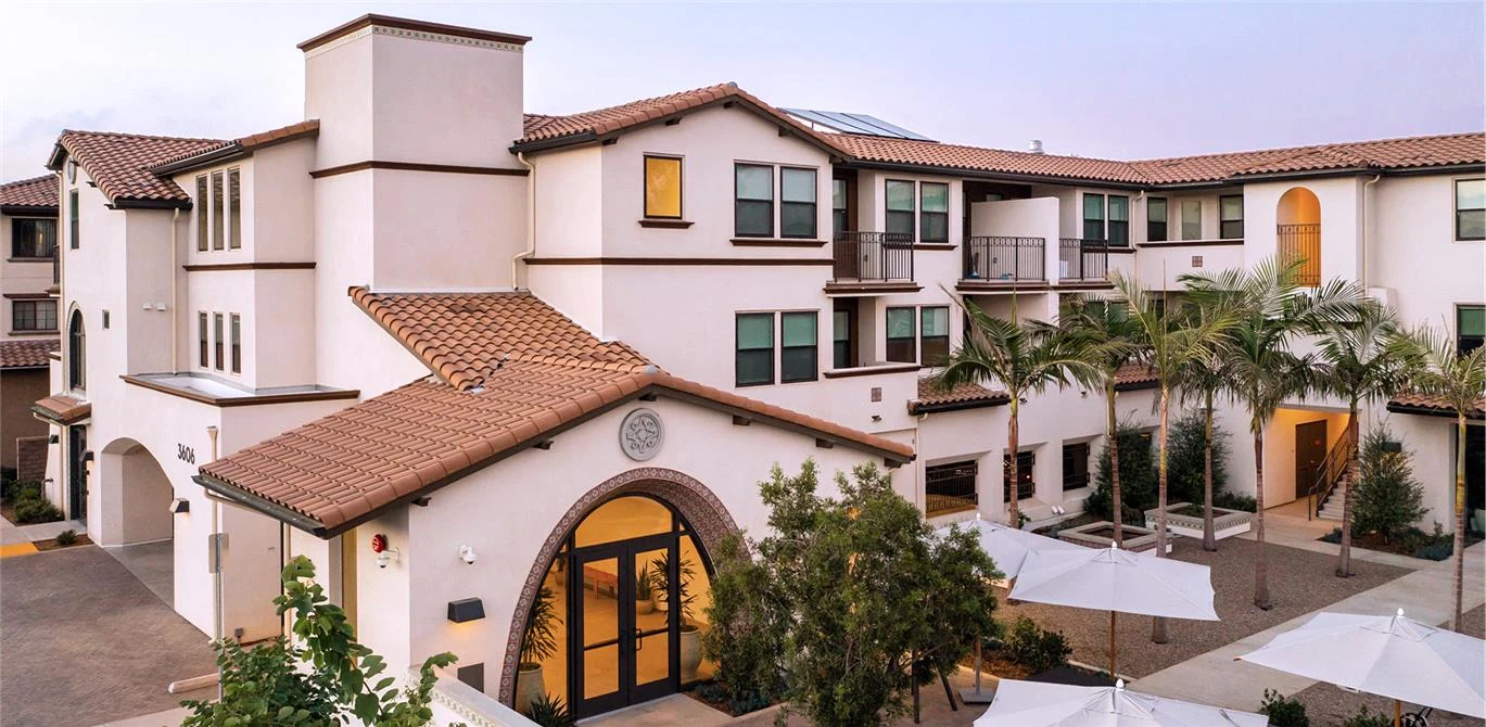 Building and community at Windsor Pointe